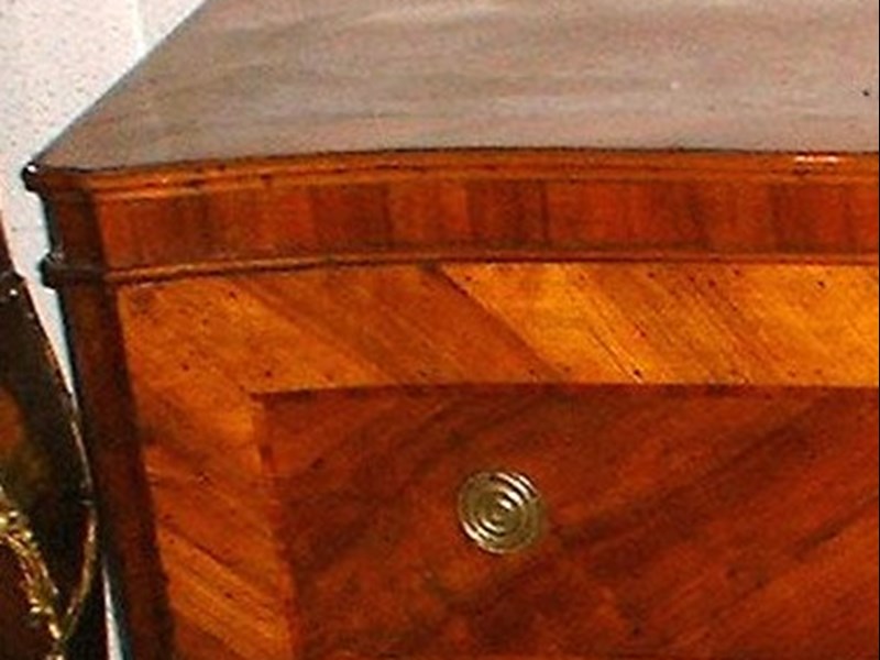 Como' mosso a due cassetti