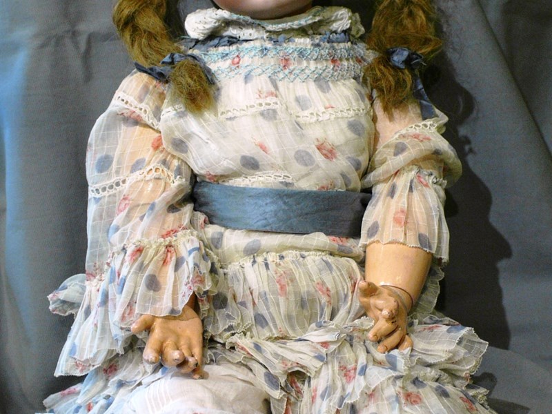 GRANDE BAMBOLA IN PORCELLANA 'JUMEAU'