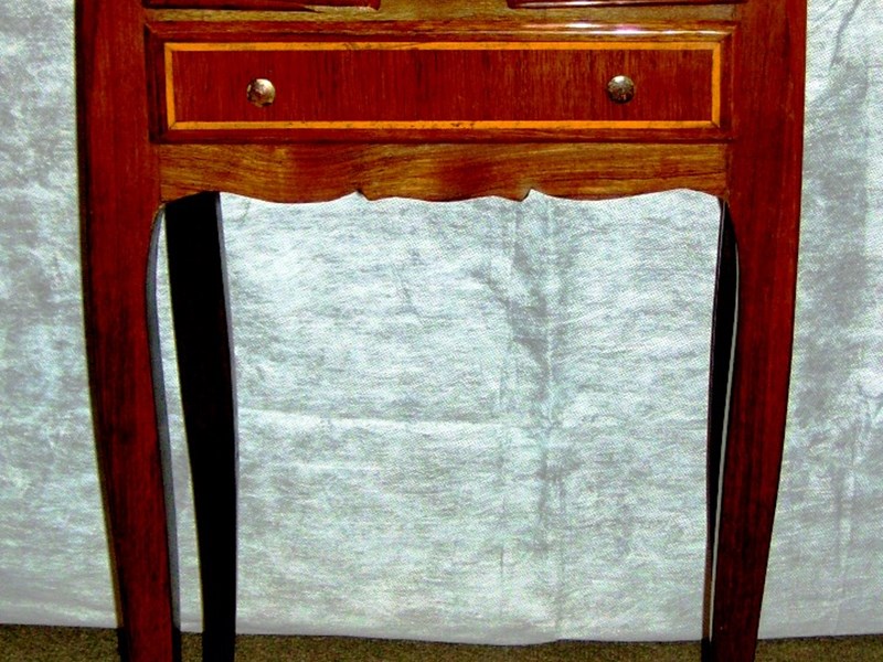 MOBILETTO L XV  A TRE CASSETTI CON SEGRETO