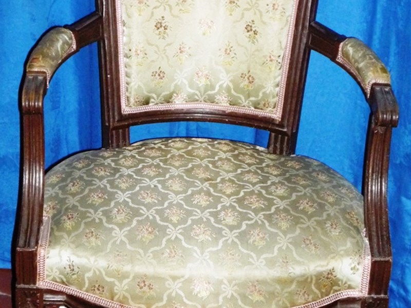 4 Poltrone in noce L. XVI