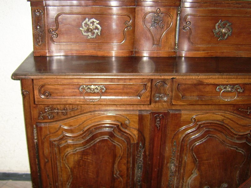 credenza in noce