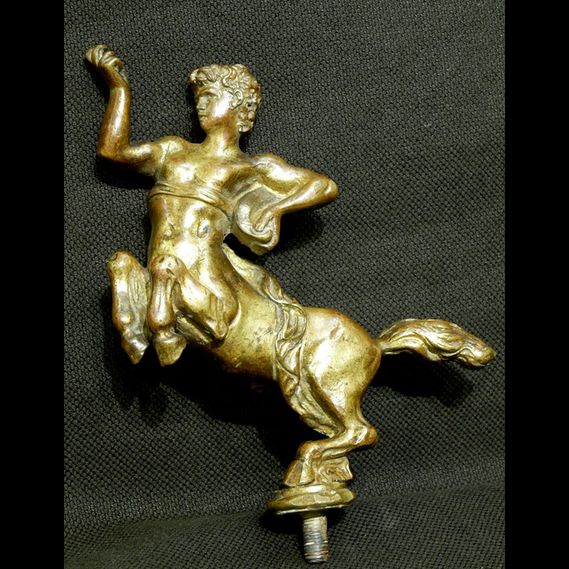 IMPORTANTE CENTAURO IN BRONZO DORATO, FINE DEL XVI° SECOLO