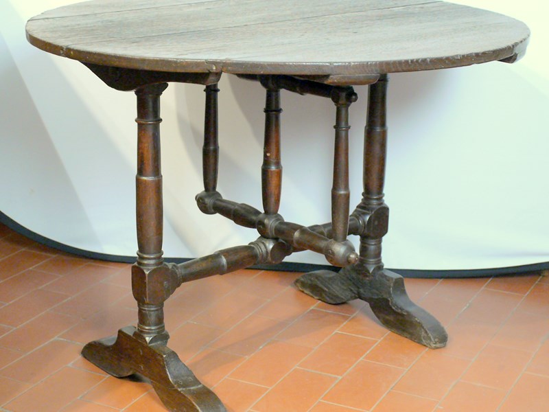 RARISSIMO TAVOLO TONDO 'VIGNERON'  XVII SECOLO