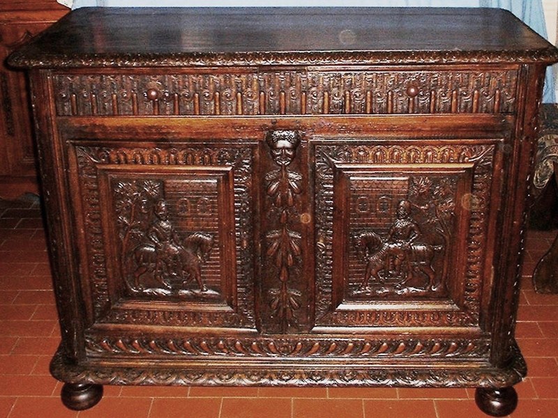 ANTICA CREDENZA SCOLPITA TARDO RINASCIMENTALE