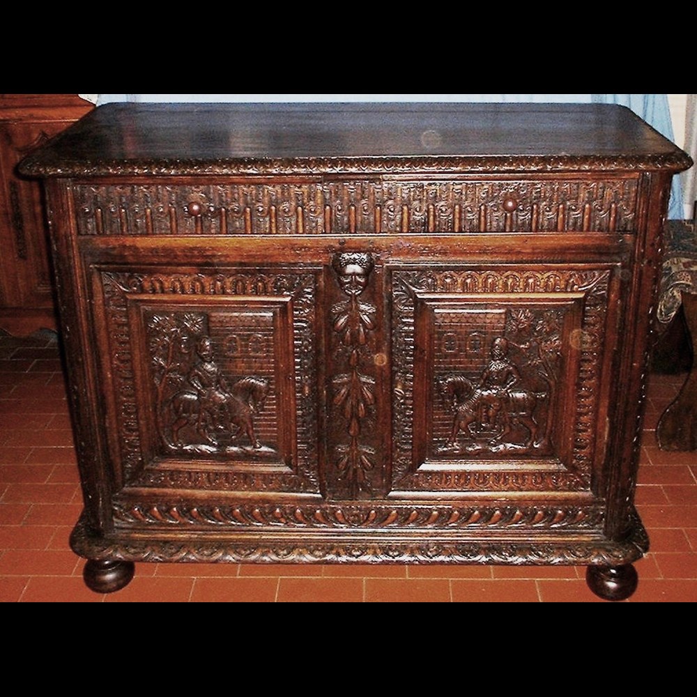 ANTICA CREDENZA SCOLPITA TARDO RINASCIMENTALE